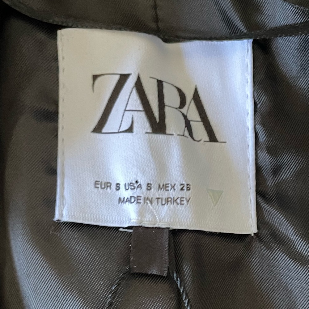 Blogger Fave Zara black faux leather one button cropped jacket - Picture 12 of 14
